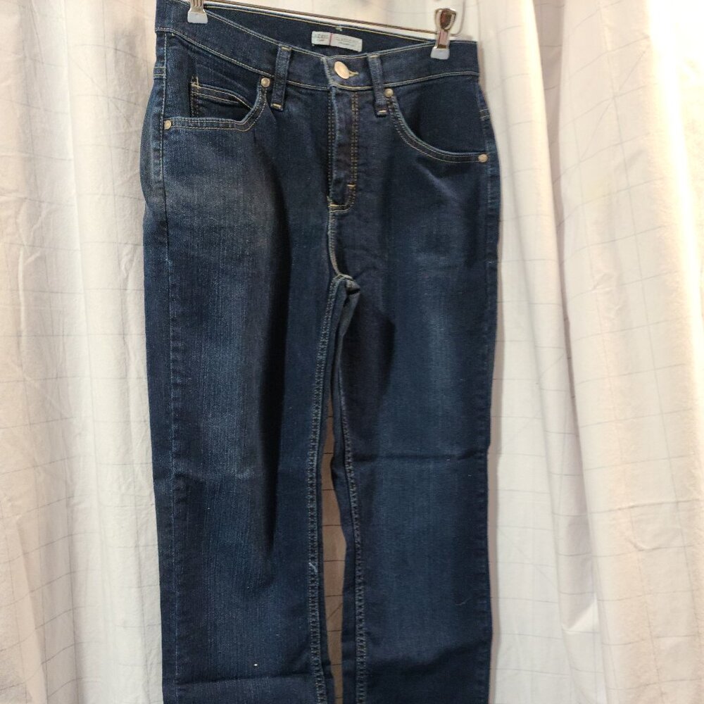 Lee Riders Ladies Blue Jeans, size 6M, Straight Fit, Classic Fit